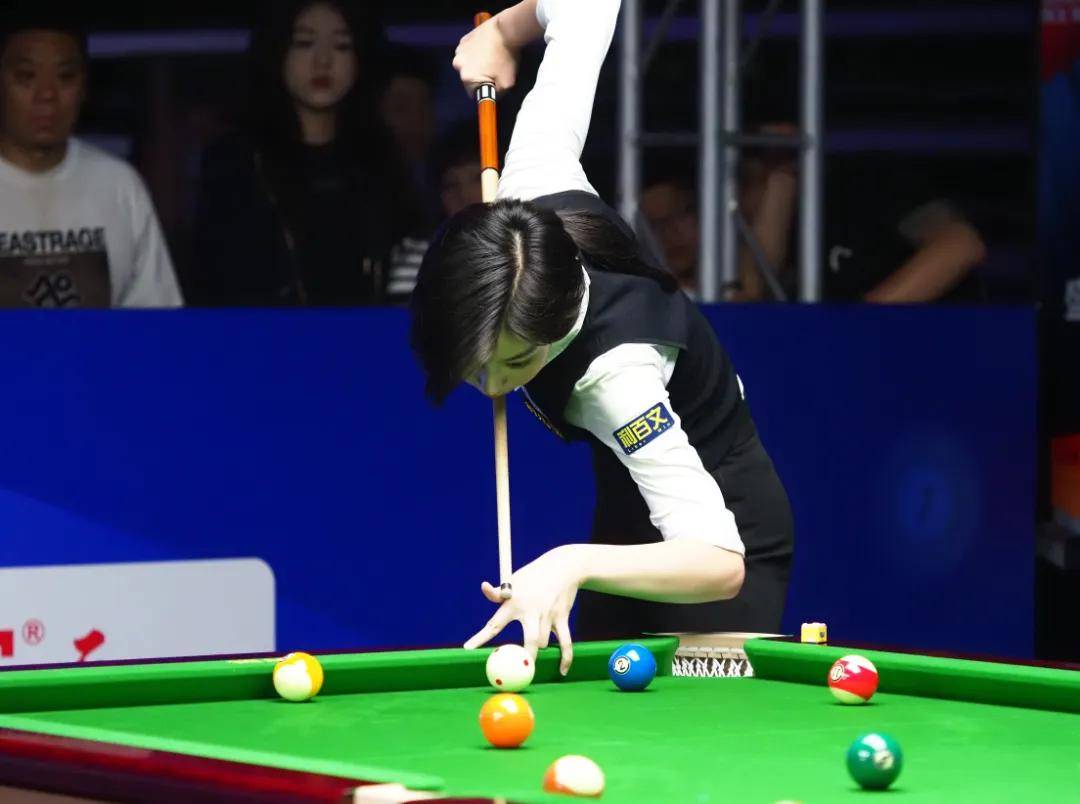 球员在篮板 球员在篮板