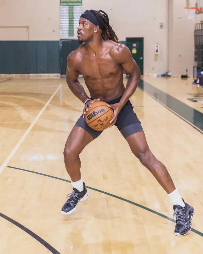 包括暴力性 包括暴力性