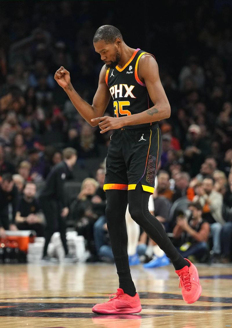 曼联0-2不敌热刺，滕哈格帅位岌岌可危